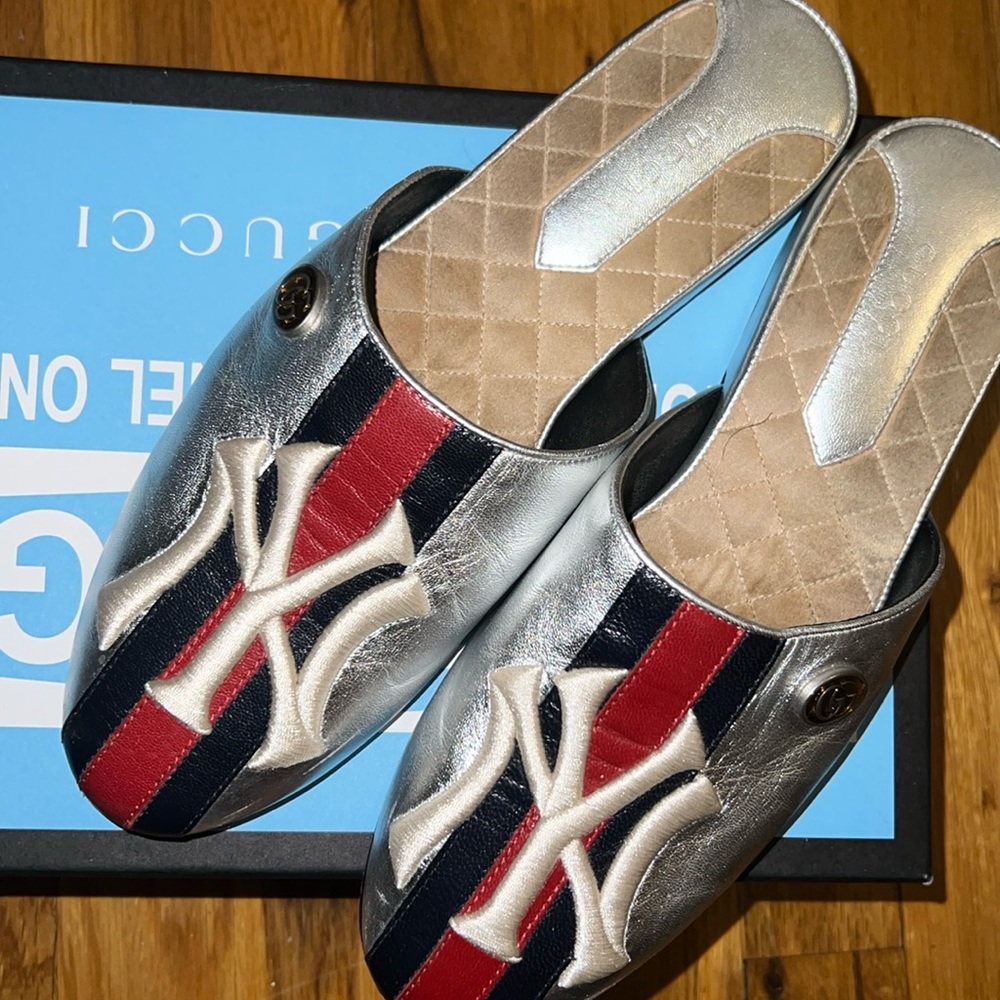 NY Yankee Gucci Slides